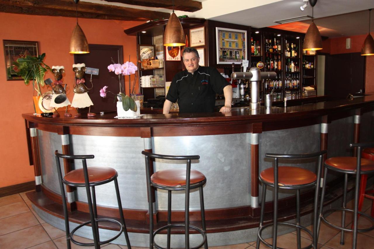 Logis Hotel Restaurant Au Bon Accueil Arvieu 외부 사진