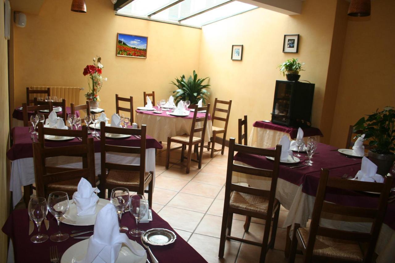 Logis Hotel Restaurant Au Bon Accueil Arvieu 외부 사진