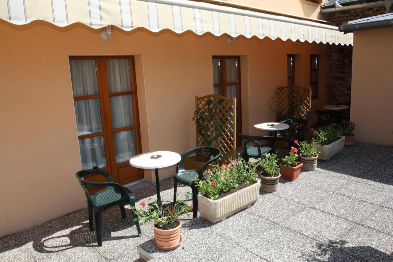 Logis Hotel Restaurant Au Bon Accueil Arvieu 외부 사진